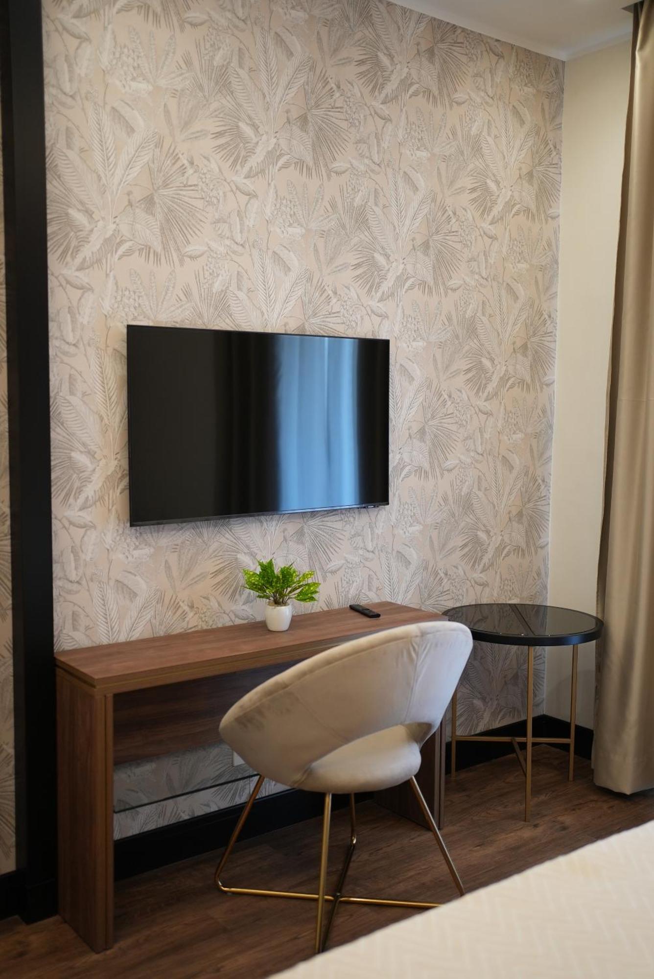Re Di Cuori Hotel 卡伊阿内洛 外观 照片