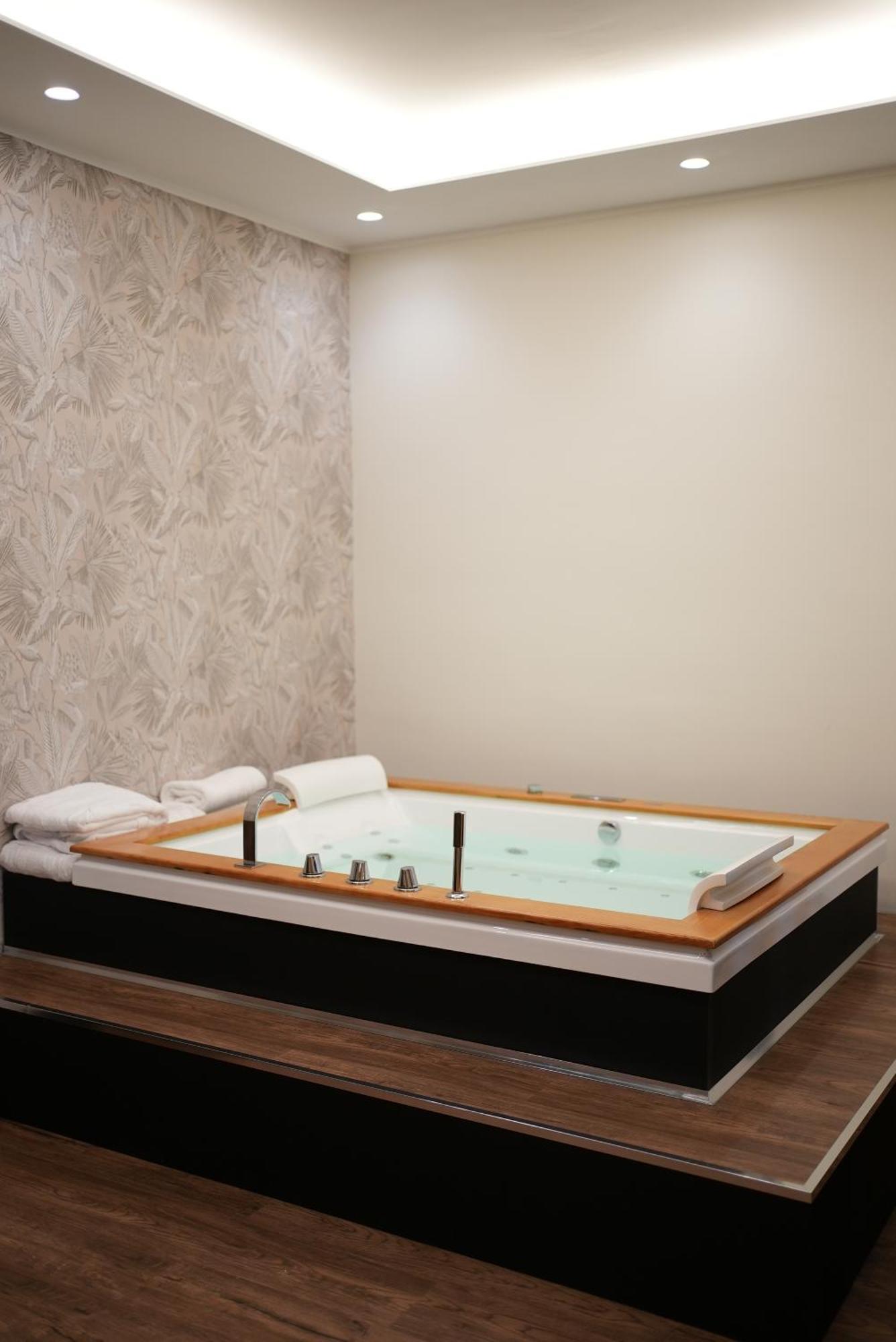 Re Di Cuori Hotel 卡伊阿内洛 外观 照片