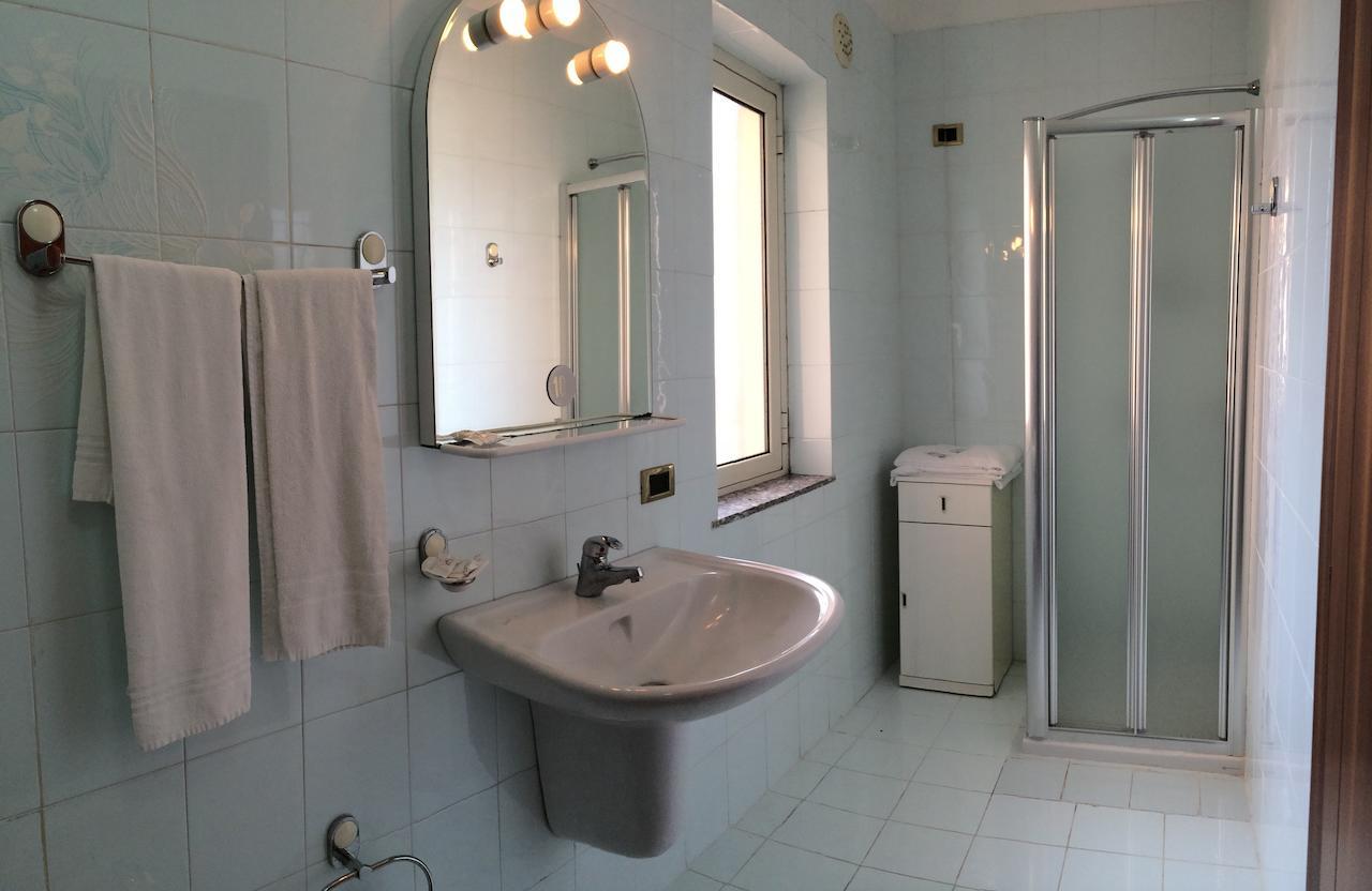 Re Di Cuori Hotel 卡伊阿内洛 客房 照片