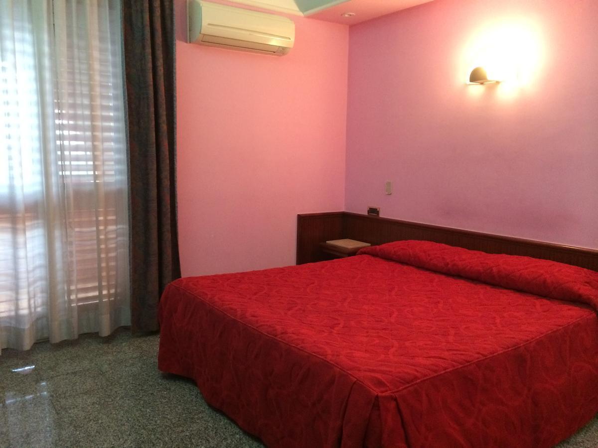 Re Di Cuori Hotel 卡伊阿内洛 客房 照片
