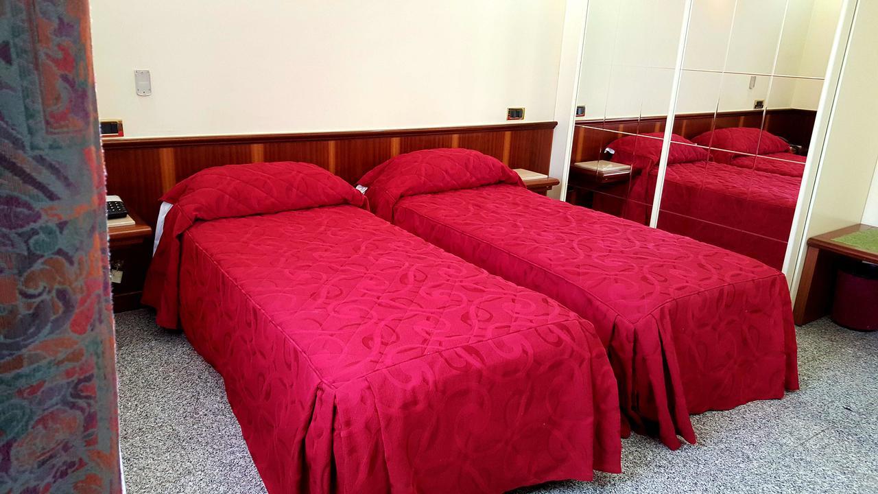 Re Di Cuori Hotel 卡伊阿内洛 外观 照片