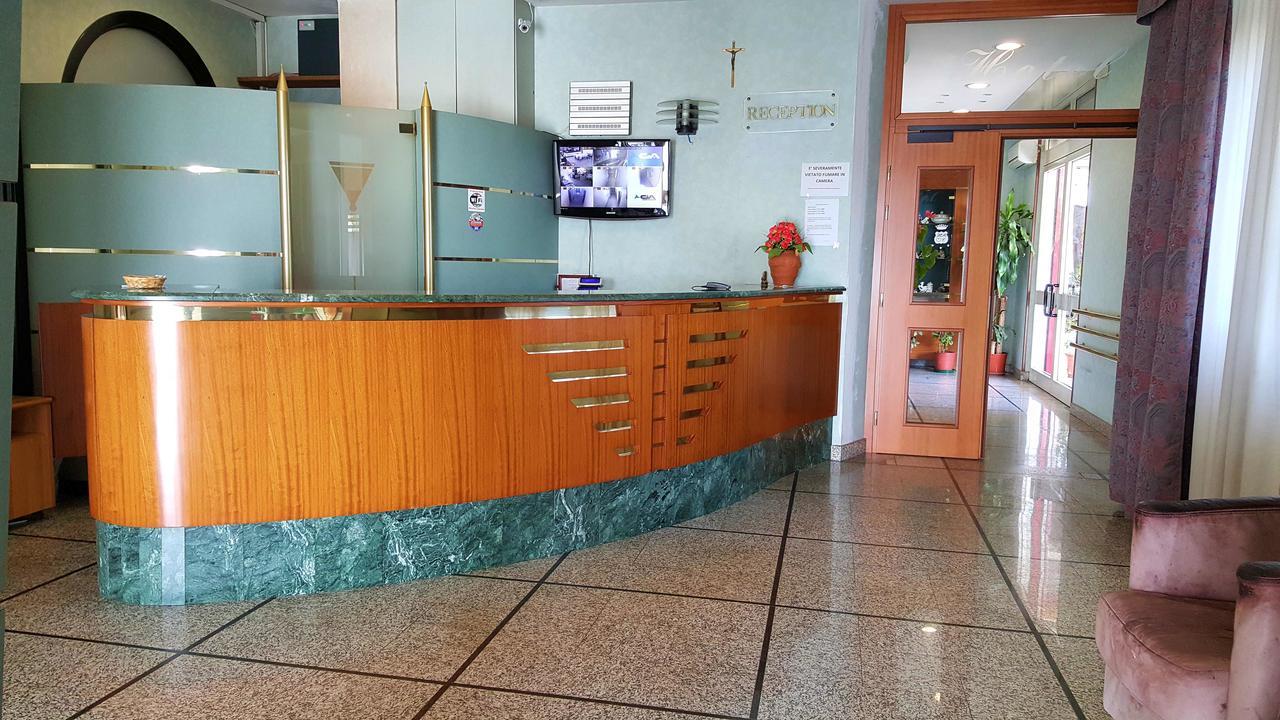 Re Di Cuori Hotel 卡伊阿内洛 外观 照片